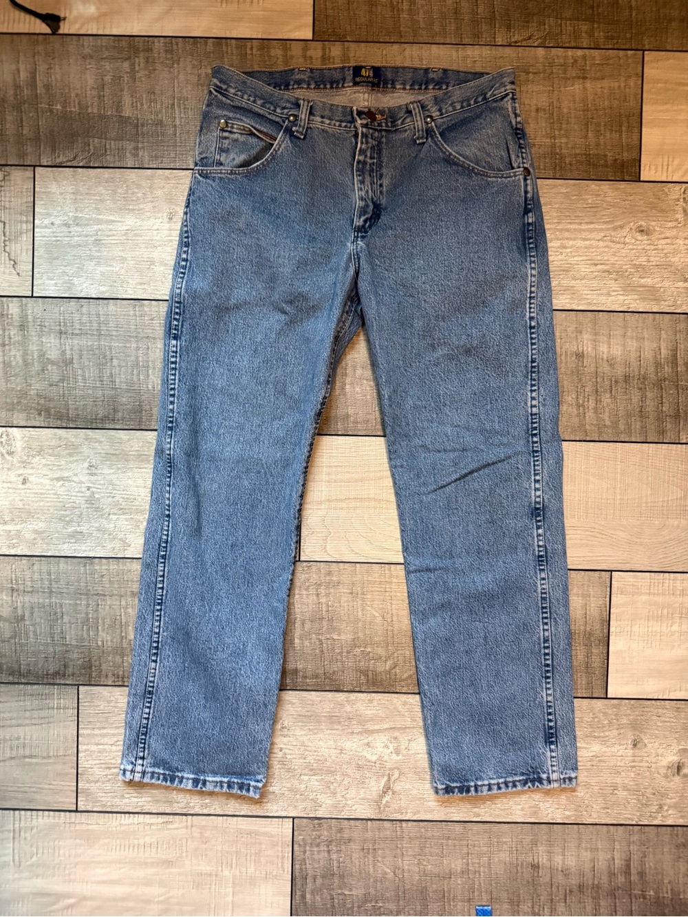 Wrangler 47MWZ Blue Jeans Size 33 x 30